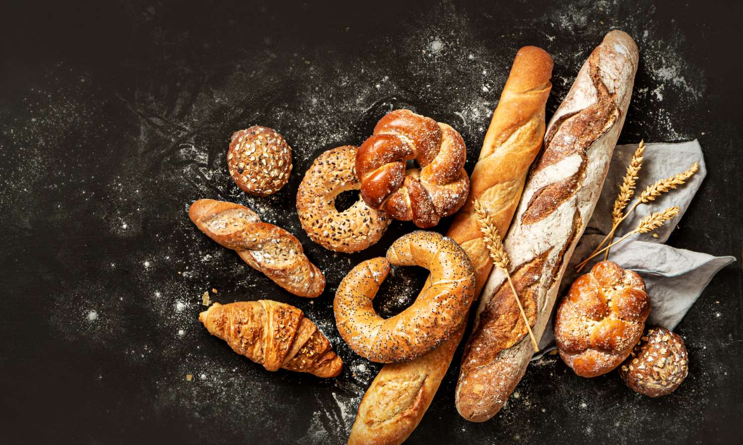 食パンの元祖、フランスパン、クロワッサン、ロールパンが次々登場