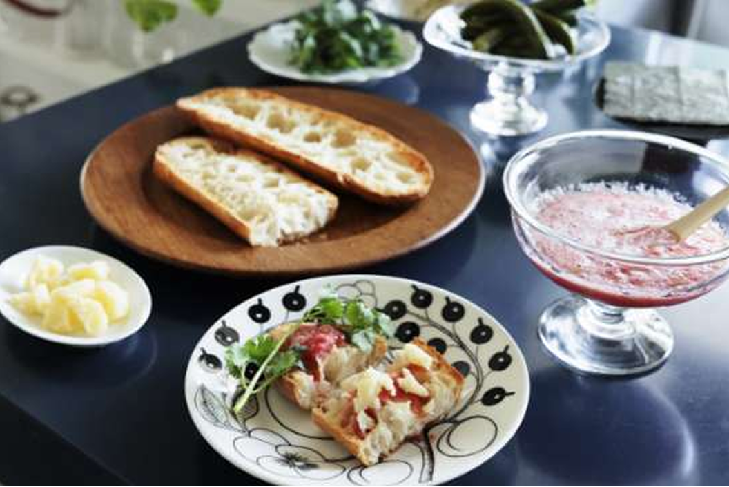 すりおろしトマトのバゲット