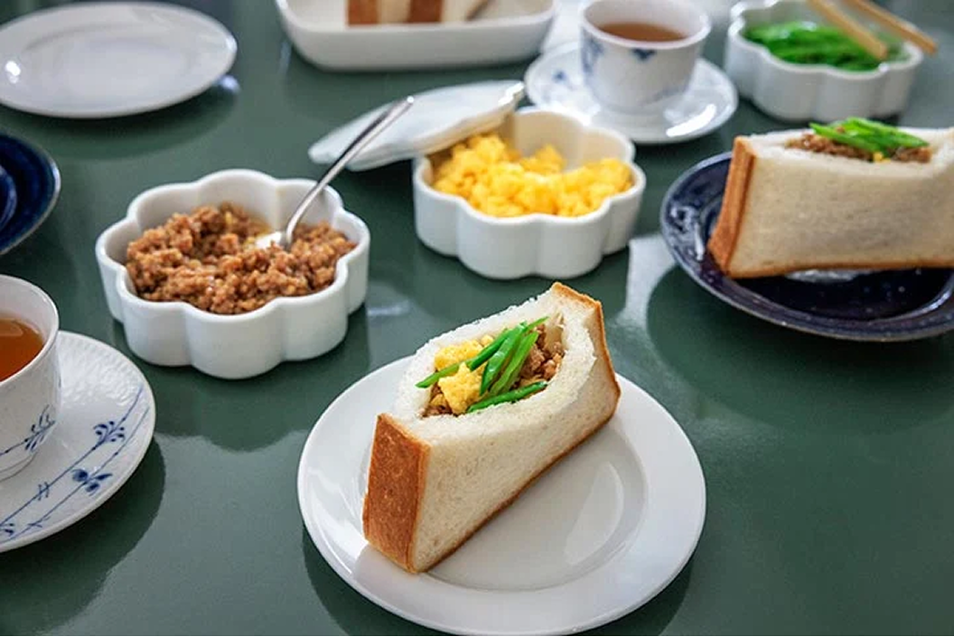 鶏そぼろ3色サンド