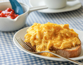 ふわふわ卵のオープンサンド