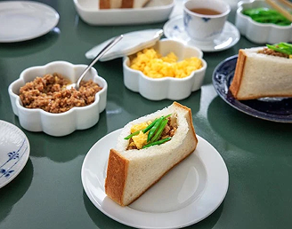 鶏そぼろ3色サンド